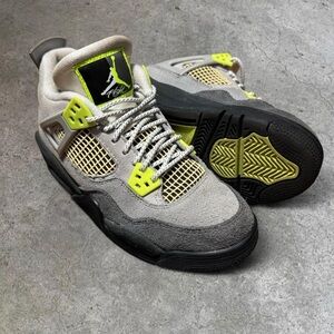 Air jordan 4 Retro SE GS neon 95’